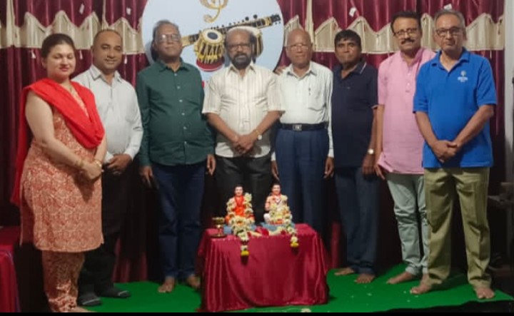 ವಚನಗಳು ಬದಕುವ ದಾರಿಯನ್ನು ಹೇಳಿ ಕೊಡುತ್ತವೆ : ಚಂದ್ರಶೇಖರ ಹಿರೇಮಠ