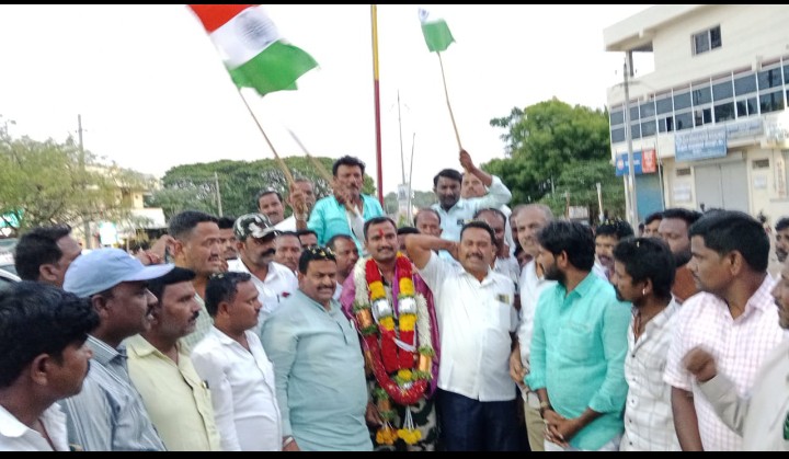 ಸೈನಿಕ ಭೀಮಣ್ಣ ಗುರಿಕಾರ ಸನ್ಮಾನಿಸಿ ಶುಭ ಹಾರೈಸಿದ ಶಾಸಕ ದೊಡ್ಡನಗೌಡ ಪಾಟೀಲ