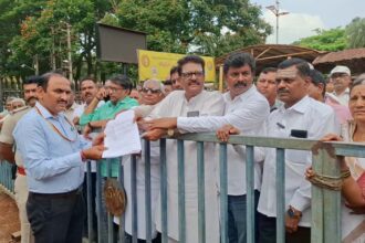 ಕನ್ನೇರಿ ಸ್ವಾಮಿಜಿಗಳಿಗೆ ಕರ್ನಾಟಕ  ಪ್ರವೇಶಿಸದಂತೆ ನಿರ್ಬಂಧ ಹೇರಲು ಲಿಂಗಾಯತ ಸಂಘಟನೆಗಳ  ಒತ್ತಾಯ 